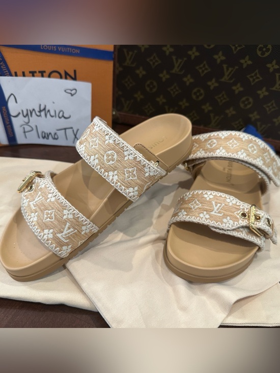 Louis Vuitton Shoes - Louis Vuitton New Bom Dia Flat Comfort Mule 1AHLUD Size 38.5 Sandals